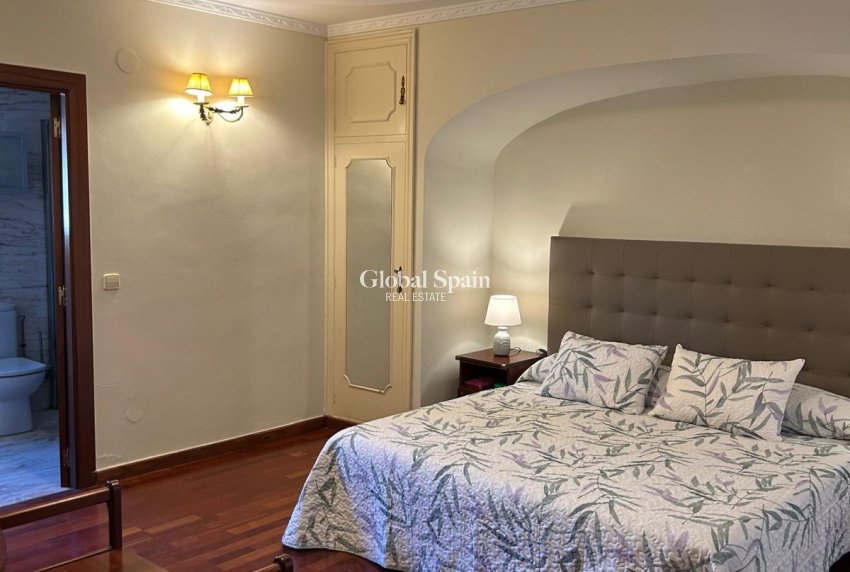 Wiederverkauf - VILLA -
BENIDORM - Levante
