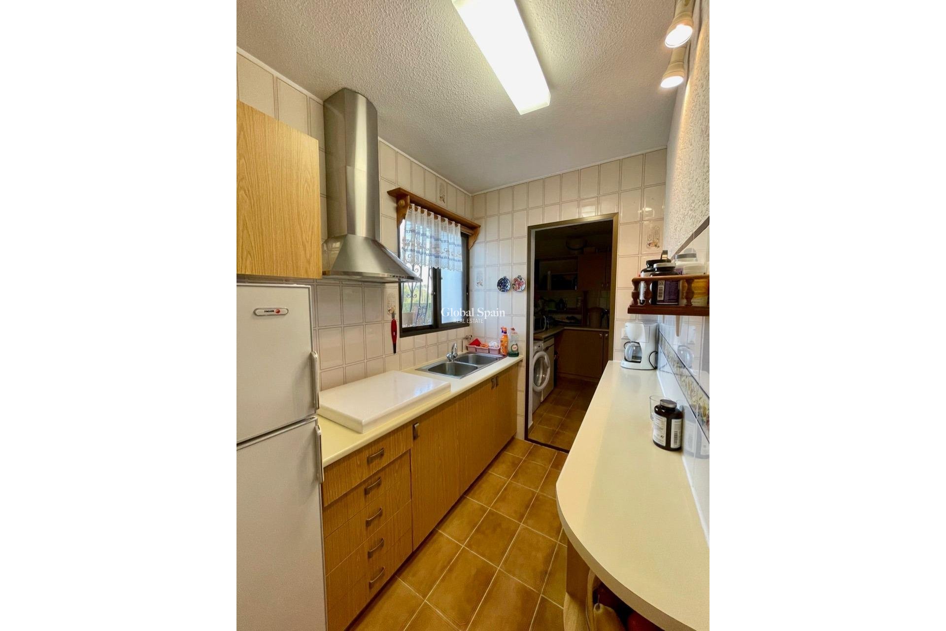 Wiederverkauf - VILLA -
BENIDORM - Urbanizaciones