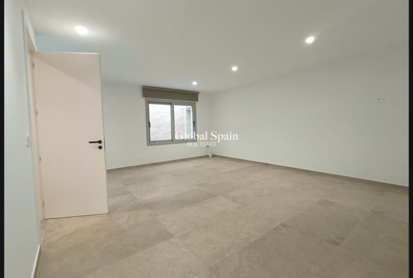 Wiederverkauf - VILLA -
BENIJÓFAR - Costa Blanca