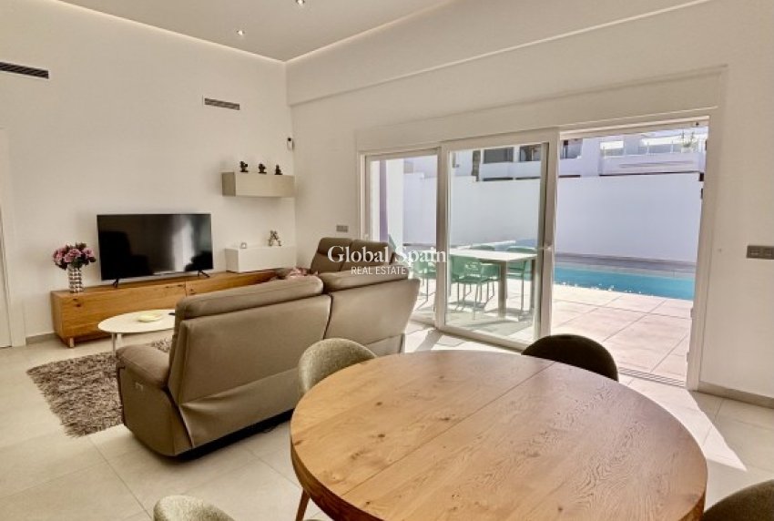 Wiederverkauf - VILLA -
BENIJÓFAR - Costa Blanca