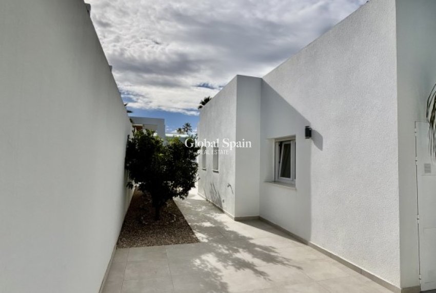 Wiederverkauf - VILLA -
BENIJÓFAR - Costa Blanca