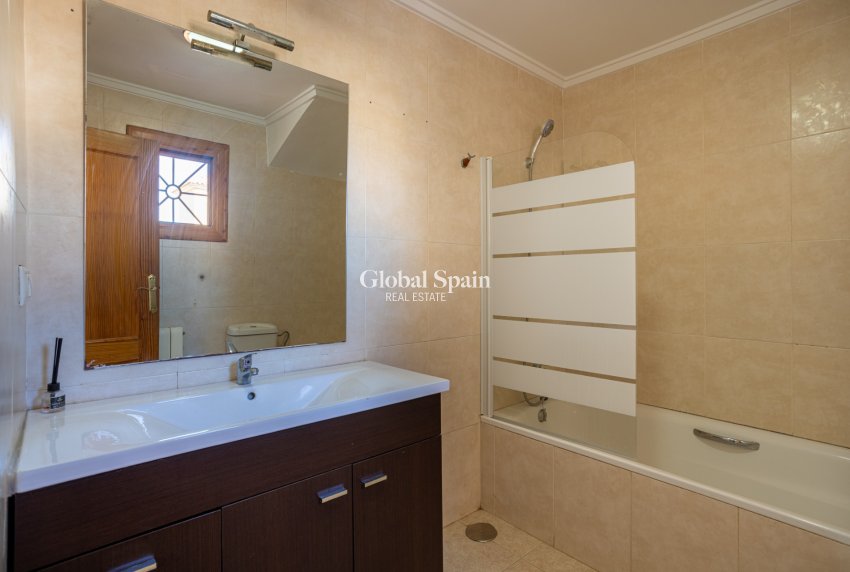 Wiederverkauf - VILLA -
BENIJÓFAR - Costa Blanca