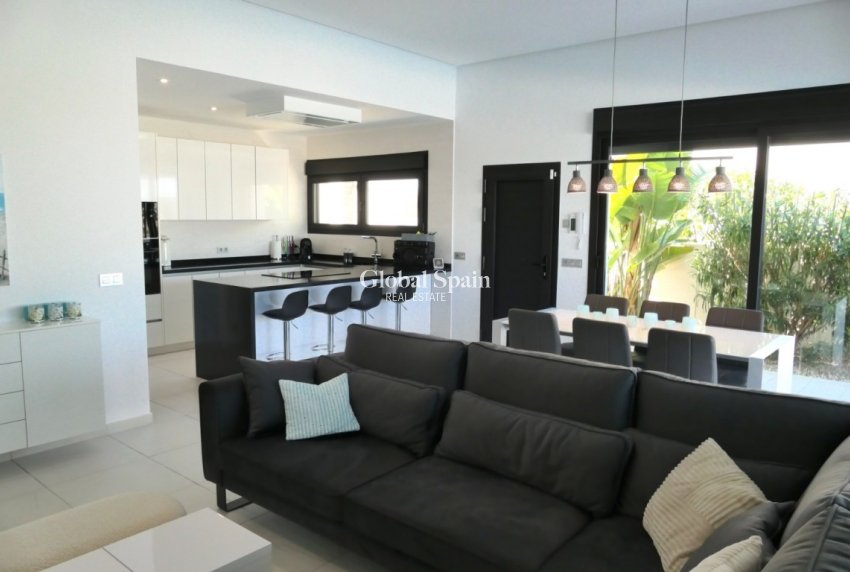 Wiederverkauf - VILLA -
BENIJÓFAR - Costa Blanca