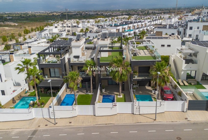 Wiederverkauf - VILLA -
BENIJÓFAR - Costa Blanca