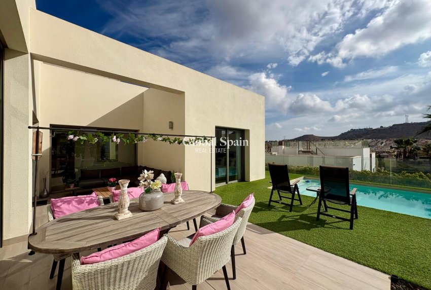 Wiederverkauf - VILLA -
BENIJÓFAR - Costa Blanca