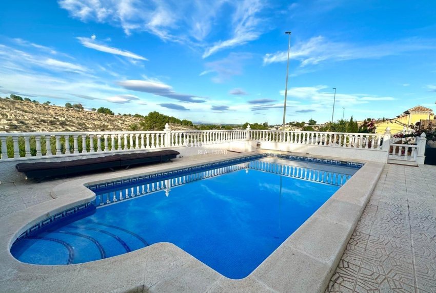 Wiederverkauf - VILLA -
BIGASTRO - Comunidad Valenciana