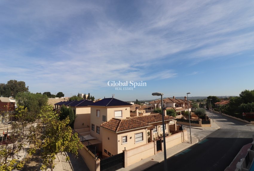 Wiederverkauf - Villa -
BIGASTRO