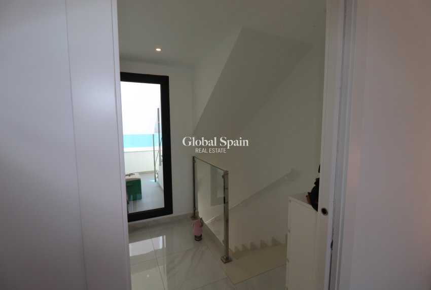 Wiederverkauf - Villa -
BIGASTRO