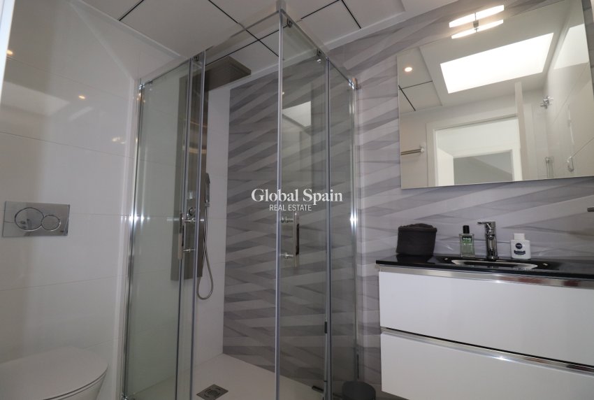 Wiederverkauf - Villa -
BIGASTRO