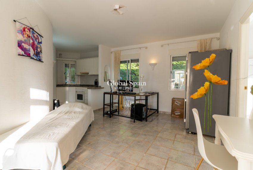 Wiederverkauf - VILLA -
BUSOT - Costa Blanca