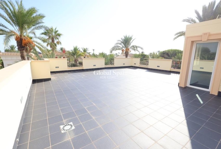 Wiederverkauf - Villa -
CABO ROIG - Costa blanca