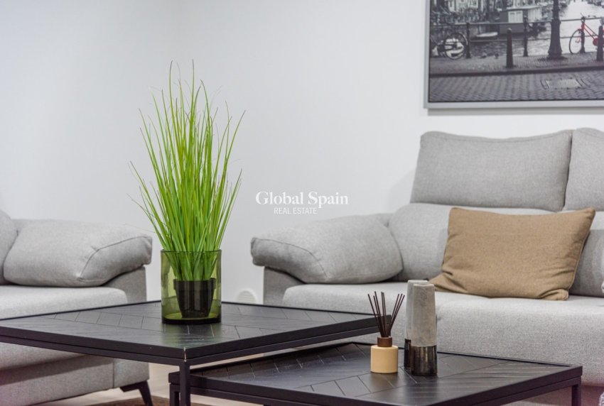 Wiederverkauf - VILLA -
CABO ROIG - Costa Blanca