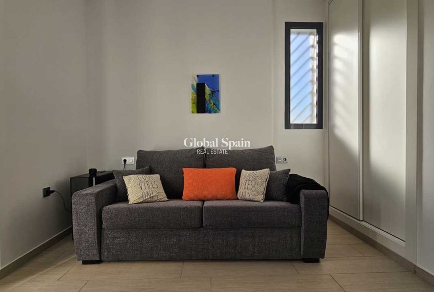 Wiederverkauf - VILLA -
CABO ROIG - Costa Blanca