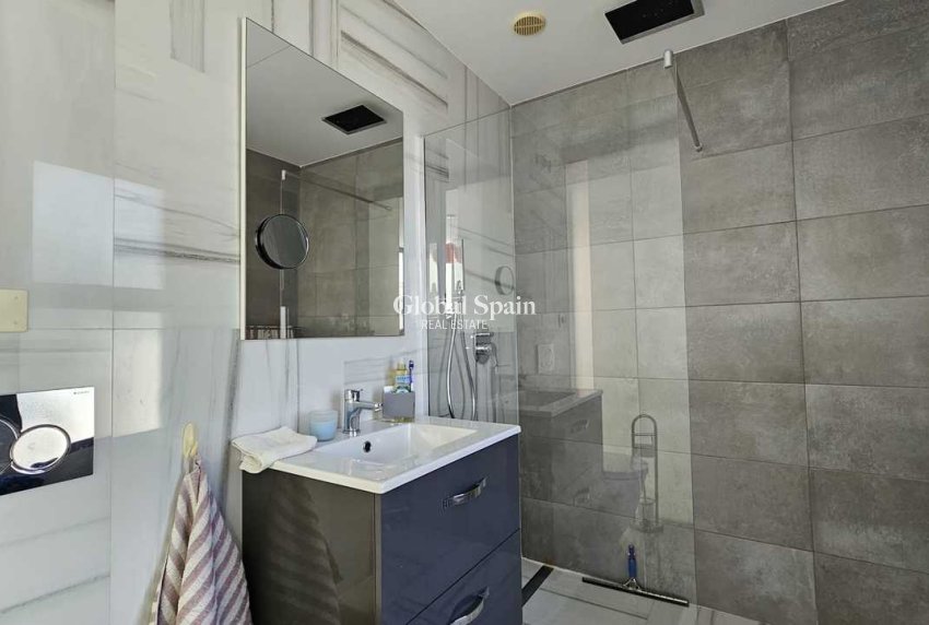 Wiederverkauf - VILLA -
CABO ROIG - Costa Blanca