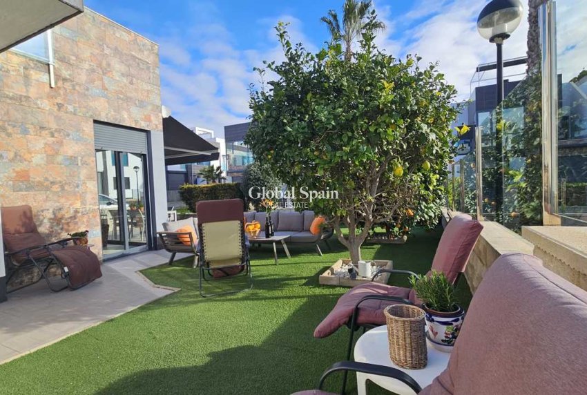 Wiederverkauf - VILLA -
CABO ROIG - Costa Blanca