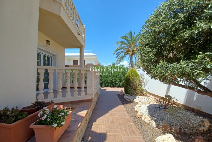 Wiederverkauf - VILLA -
CABO ROIG - Costa Blanca