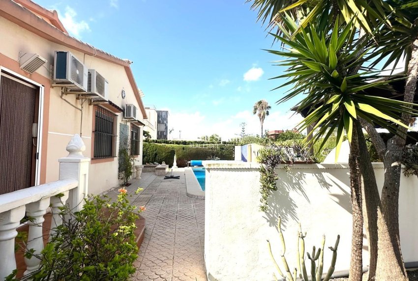 Wiederverkauf - VILLA -
CABO ROIG - Costa Blanca