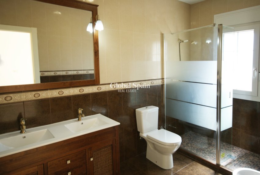 Wiederverkauf - VILLA -
CABO ROIG - Costa Blanca