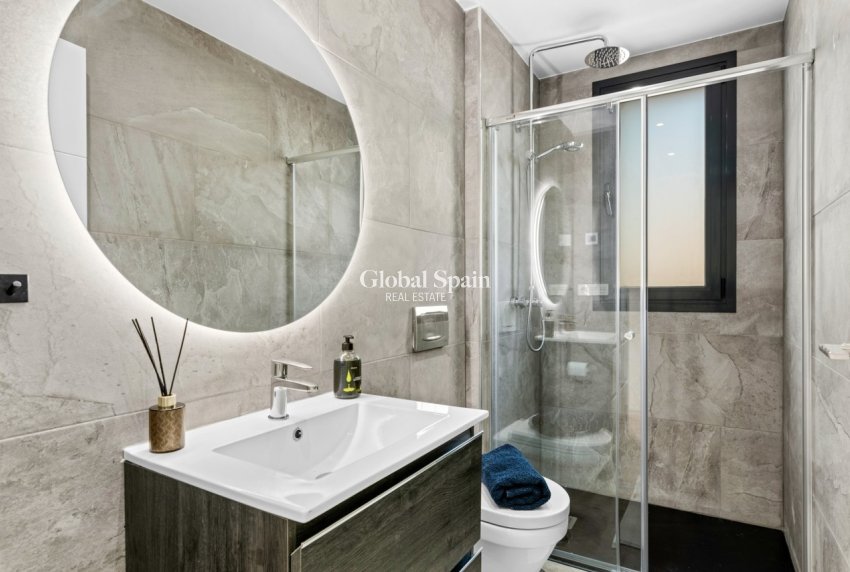 Wiederverkauf - VILLA -
CABO ROIG - Costa Blanca