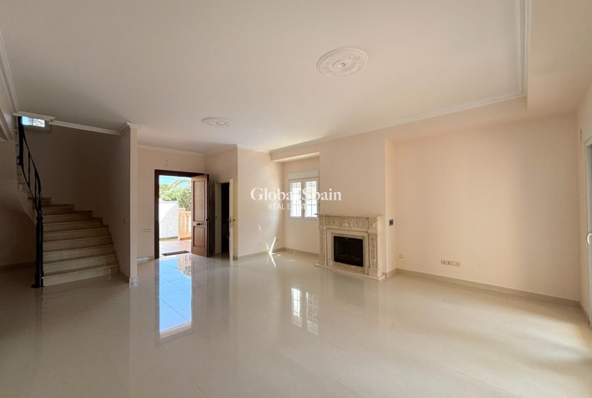 Wiederverkauf - VILLA -
CABO ROIG - Costa Blanca