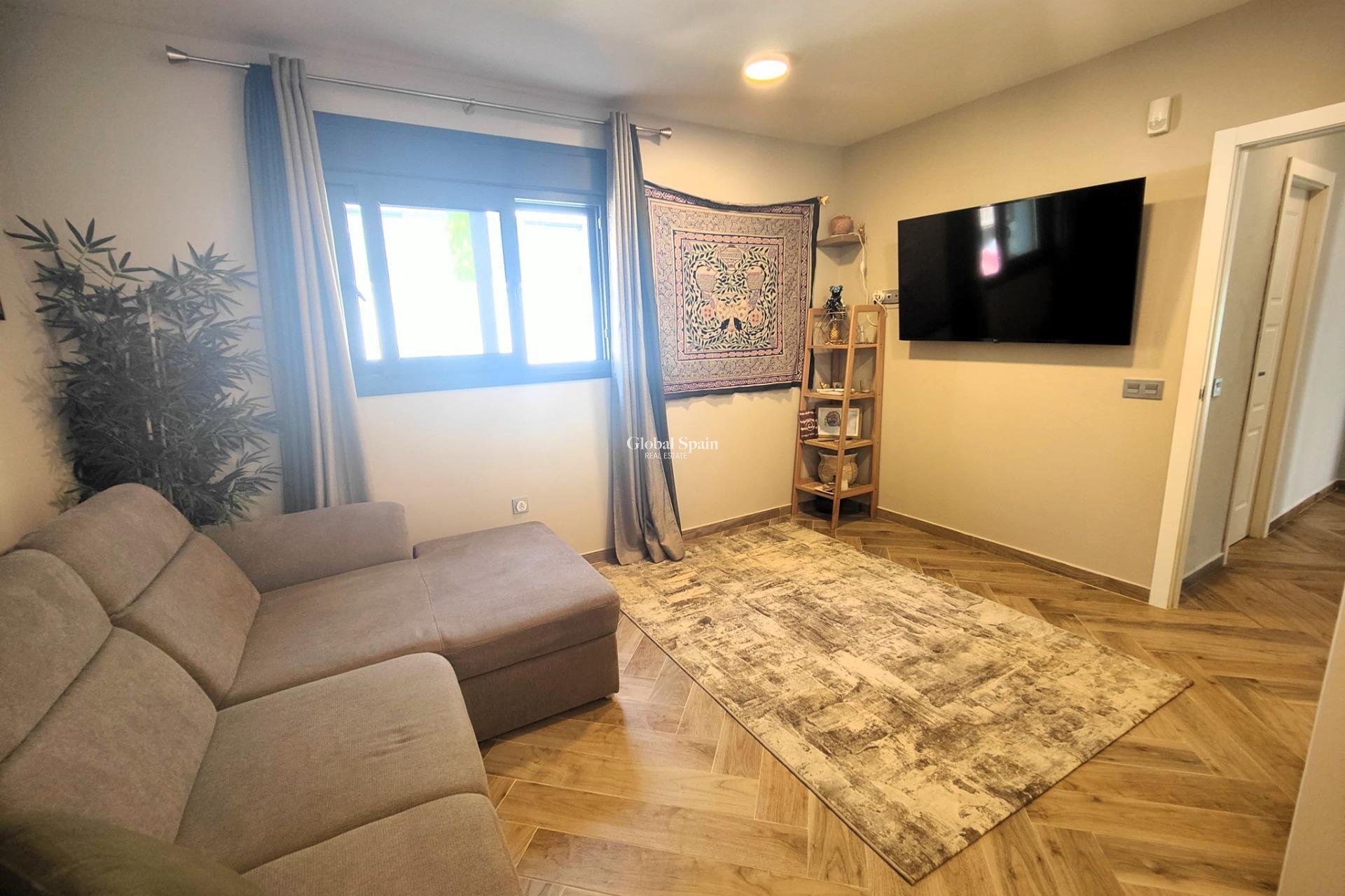 Wiederverkauf - VILLA -
CABO ROIG - Costa Blanca