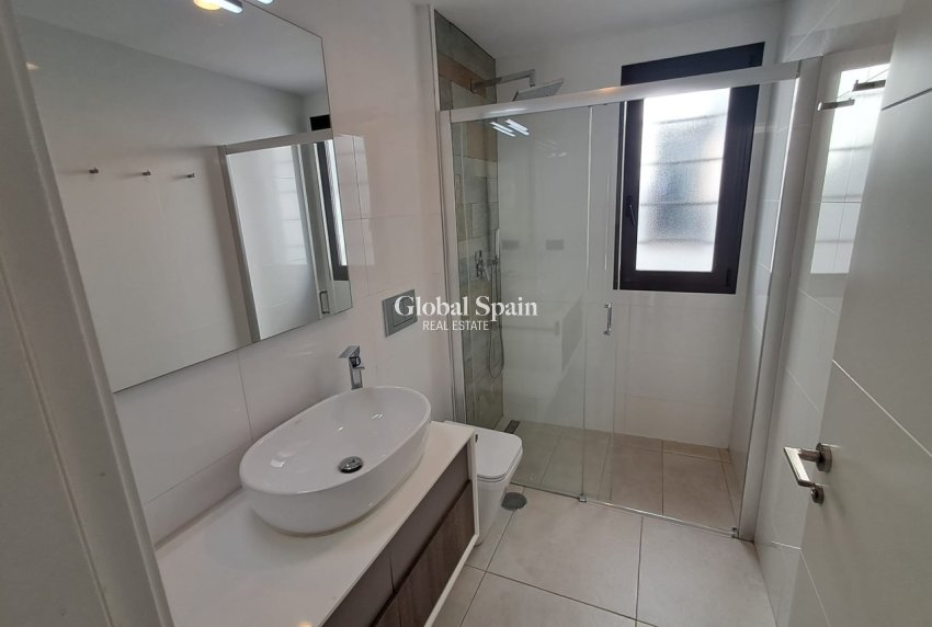 Wiederverkauf - VILLA -
CABO ROIG - Costa Blanca