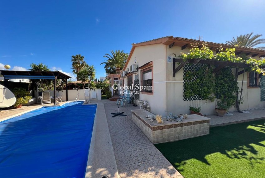 Wiederverkauf - VILLA -
CABO ROIG - Costa Blanca
