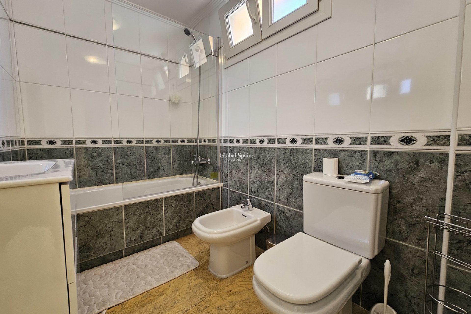 Wiederverkauf - VILLA -
CABO ROIG - Costa Blanca