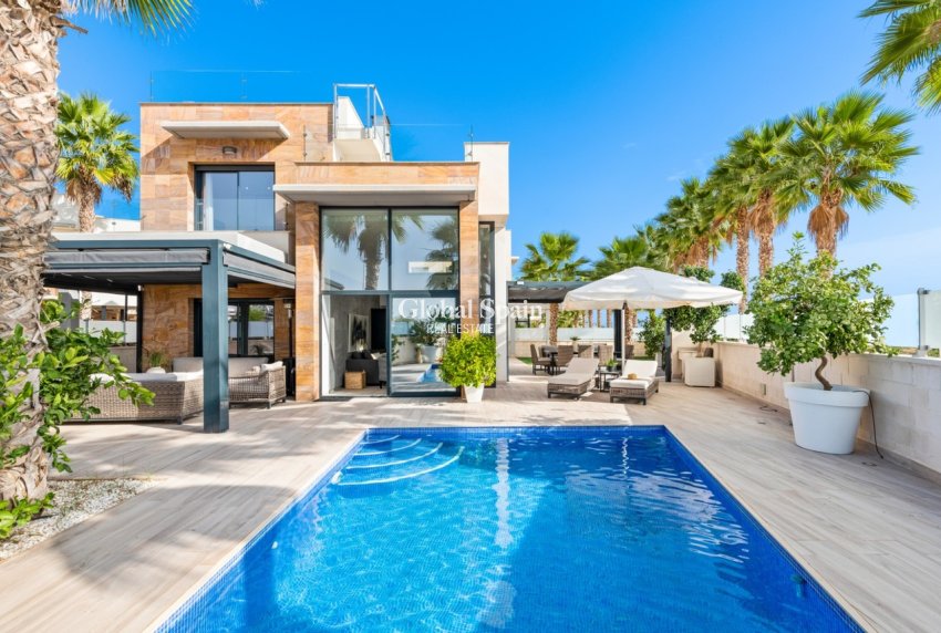 Wiederverkauf - VILLA -
CABO ROIG - Costa Blanca