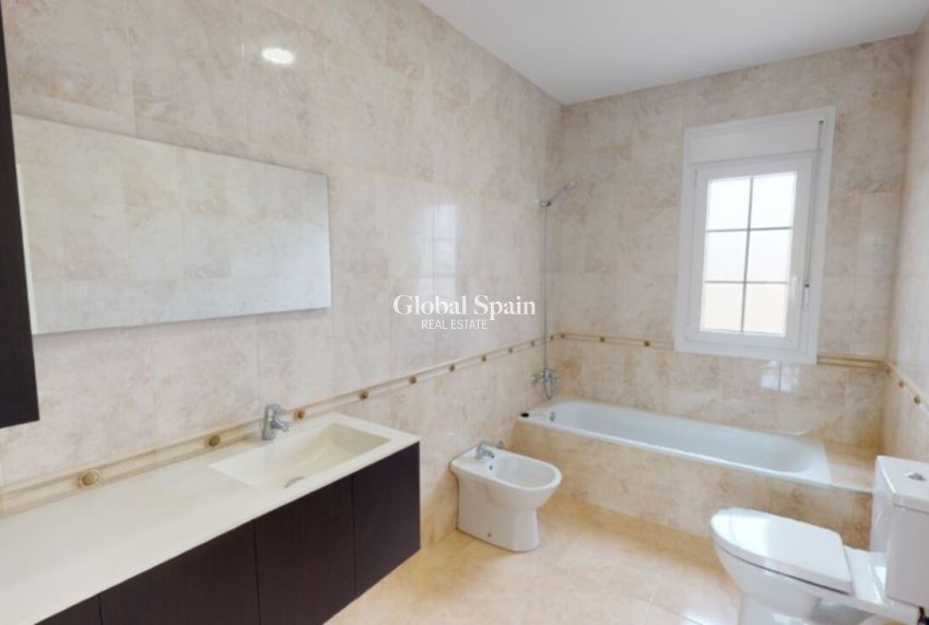 Wiederverkauf - VILLA -
CABO ROIG - Costa Blanca