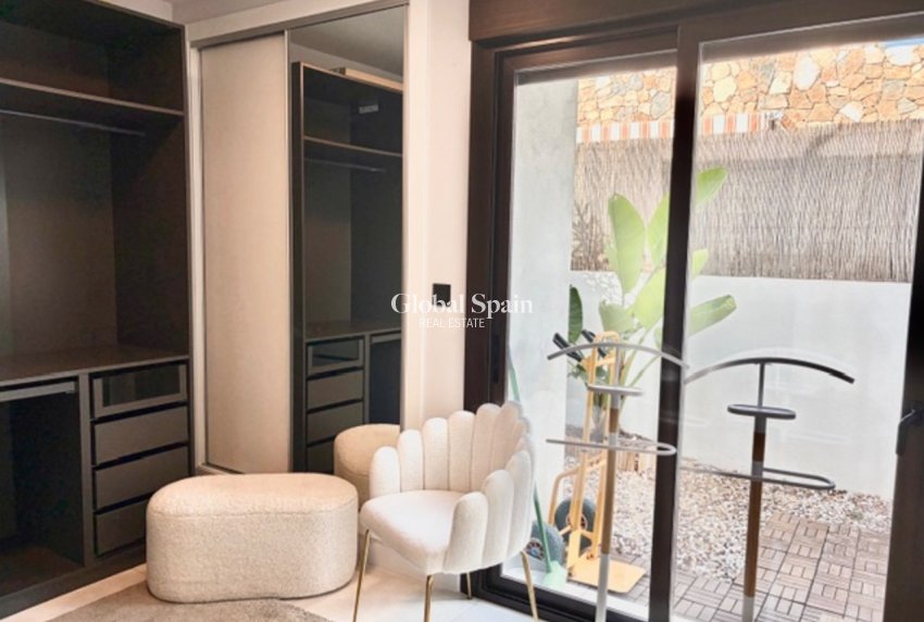 Wiederverkauf - VILLA -
CABO ROIG - Costa Blanca