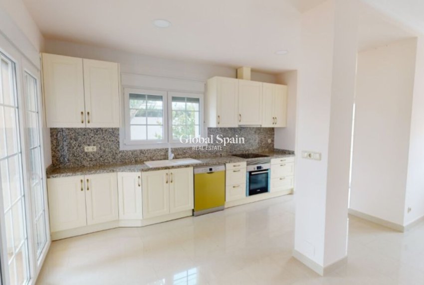 Wiederverkauf - VILLA -
CABO ROIG - Costa Blanca
