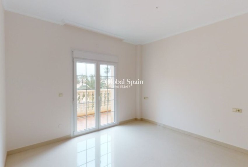 Wiederverkauf - VILLA -
CABO ROIG - Costa Blanca