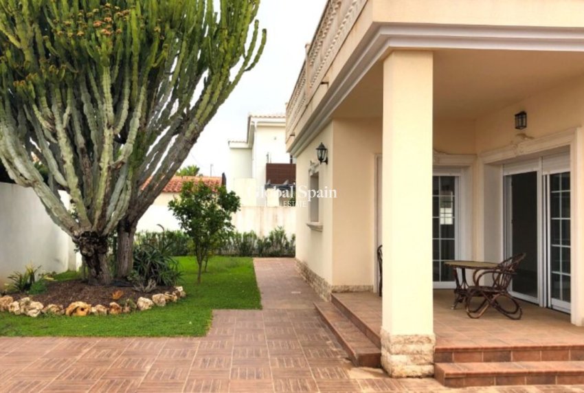 Wiederverkauf - VILLA -
CABO ROIG - Costa Blanca
