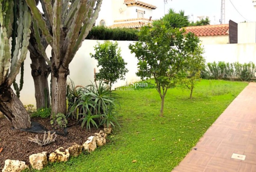 Wiederverkauf - VILLA -
CABO ROIG - Costa Blanca