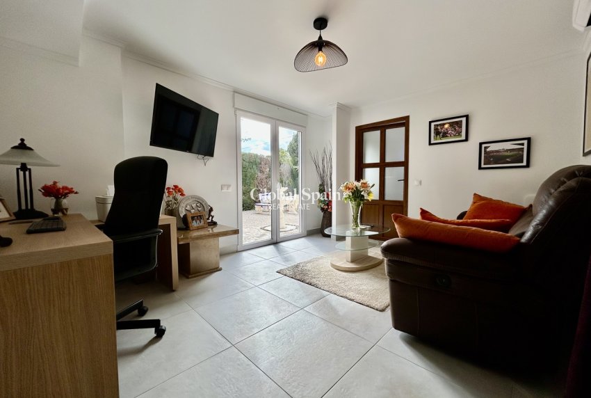 Wiederverkauf - VILLA -
CABO ROIG - Costa Blanca