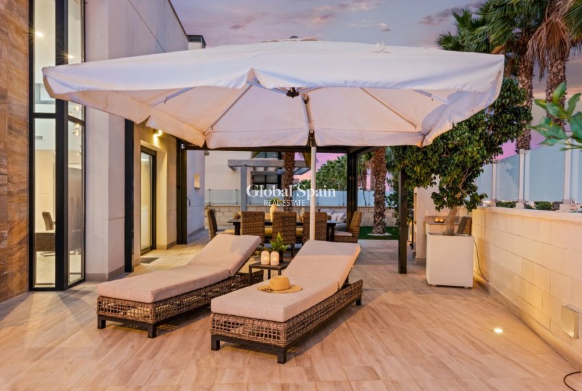 Wiederverkauf - VILLA -
CABO ROIG - Costa Blanca