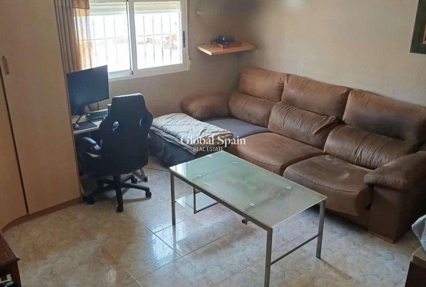 Wiederverkauf - VILLA -
CABO ROIG - Costa Blanca