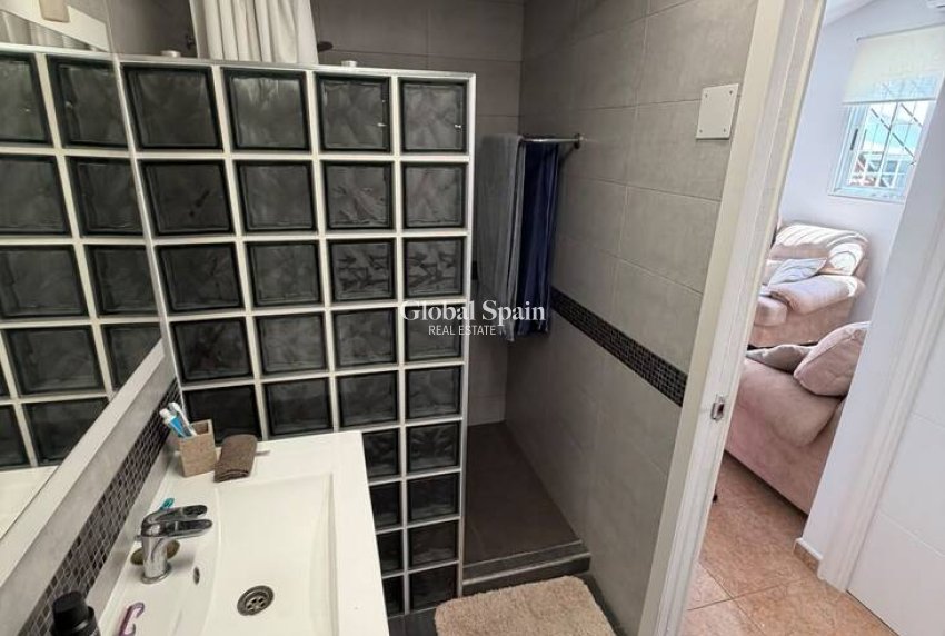 Wiederverkauf - VILLA -
CABO ROIG - Costa Blanca