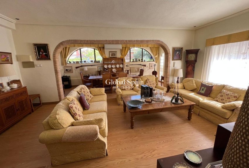 Wiederverkauf - VILLA -
CABO ROIG - Costa Blanca
