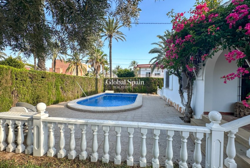 Wiederverkauf - VILLA -
CABO ROIG - Costa Blanca
