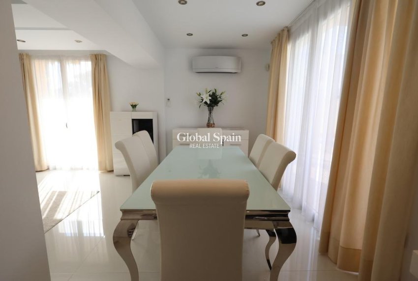 Wiederverkauf - VILLA -
CABO ROIG - Costa Blanca