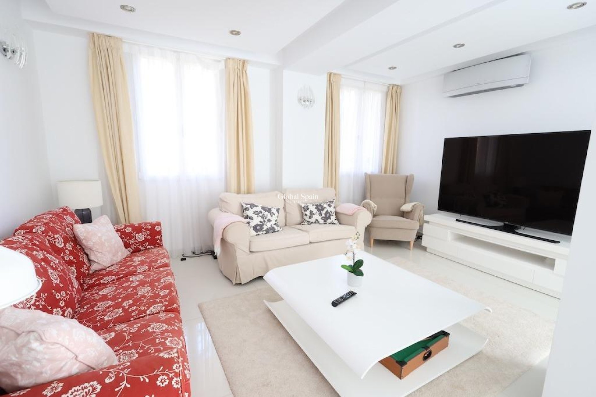 Wiederverkauf - VILLA -
CABO ROIG - Costa Blanca