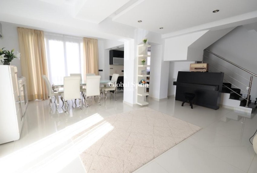 Wiederverkauf - VILLA -
CABO ROIG - Costa Blanca