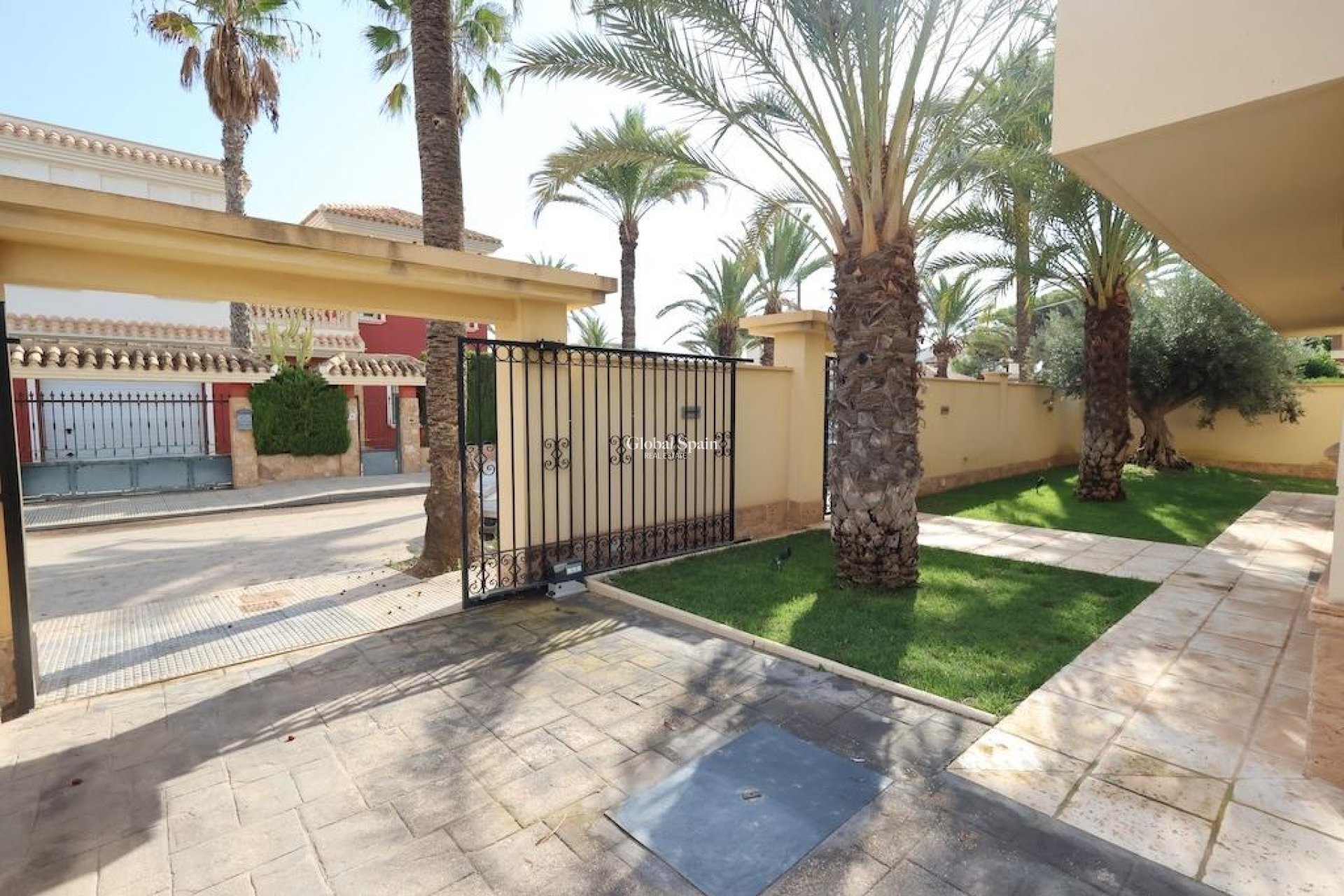 Wiederverkauf - VILLA -
CABO ROIG - Costa Blanca