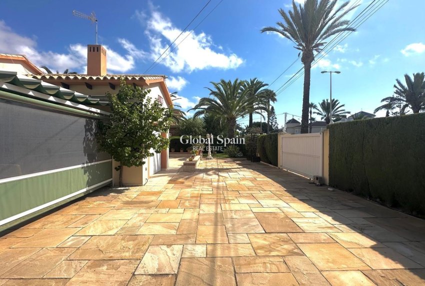Wiederverkauf - VILLA -
CABO ROIG - Costa Blanca