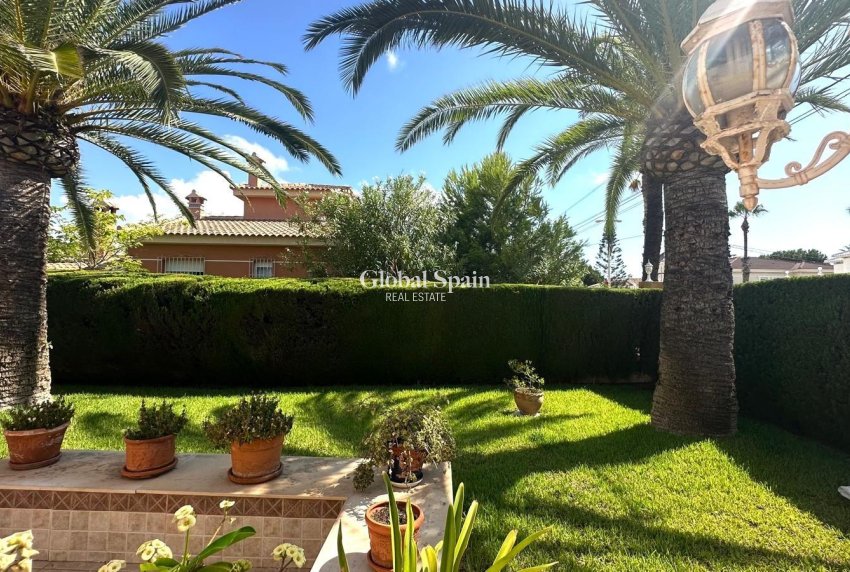 Wiederverkauf - VILLA -
CABO ROIG - Costa Blanca