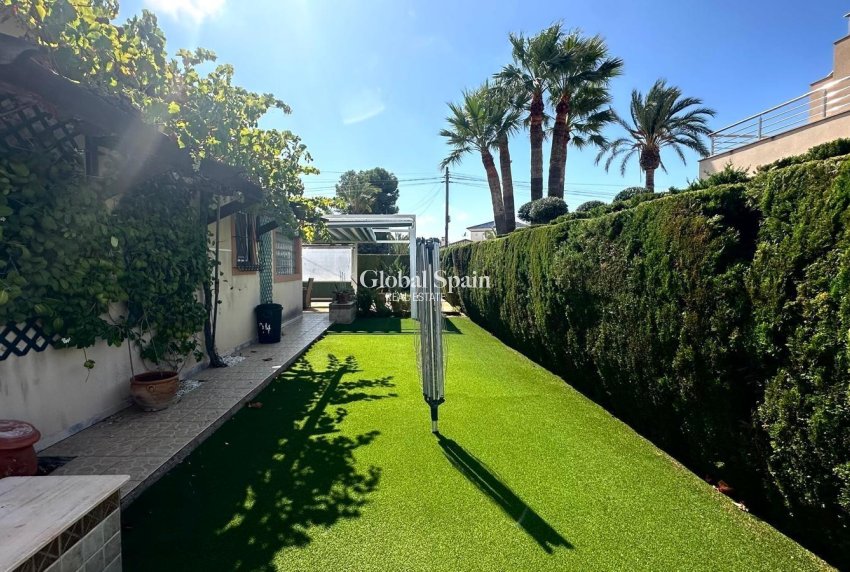 Wiederverkauf - VILLA -
CABO ROIG - Costa Blanca