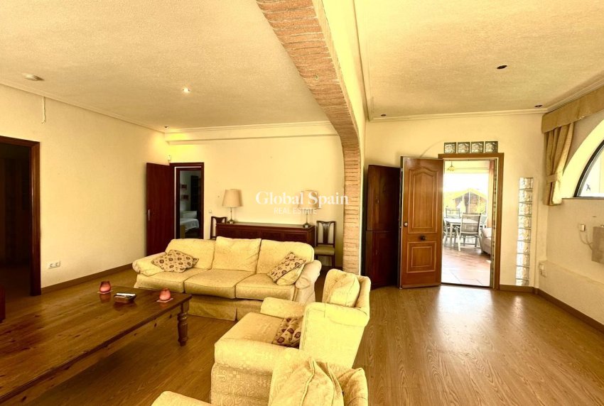 Wiederverkauf - VILLA -
CABO ROIG - Costa Blanca