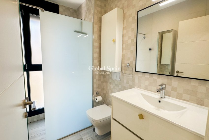 Wiederverkauf - VILLA -
CABO ROIG - Costa Blanca